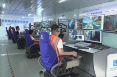 “系统还开辟了合用于塔机远控的通信数据多沉